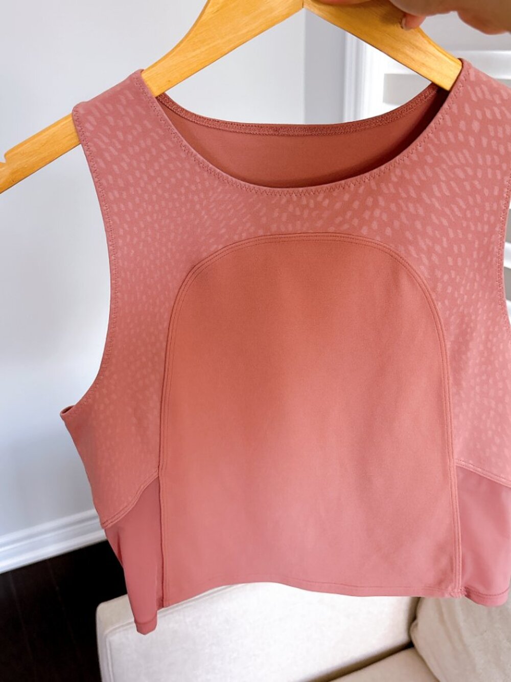 99% NEW LULULEMON TOP, SIZE 6